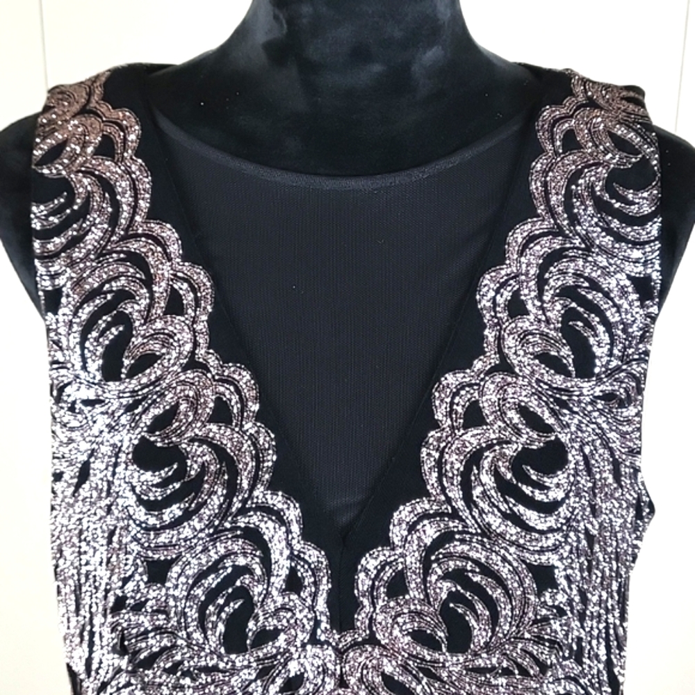R&M Richards V Neck Mesh Sleeveless Knee Length Damask Coctail Dress Gold Black